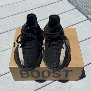 Yeezy Boost 350 V2 Oreo Size 5